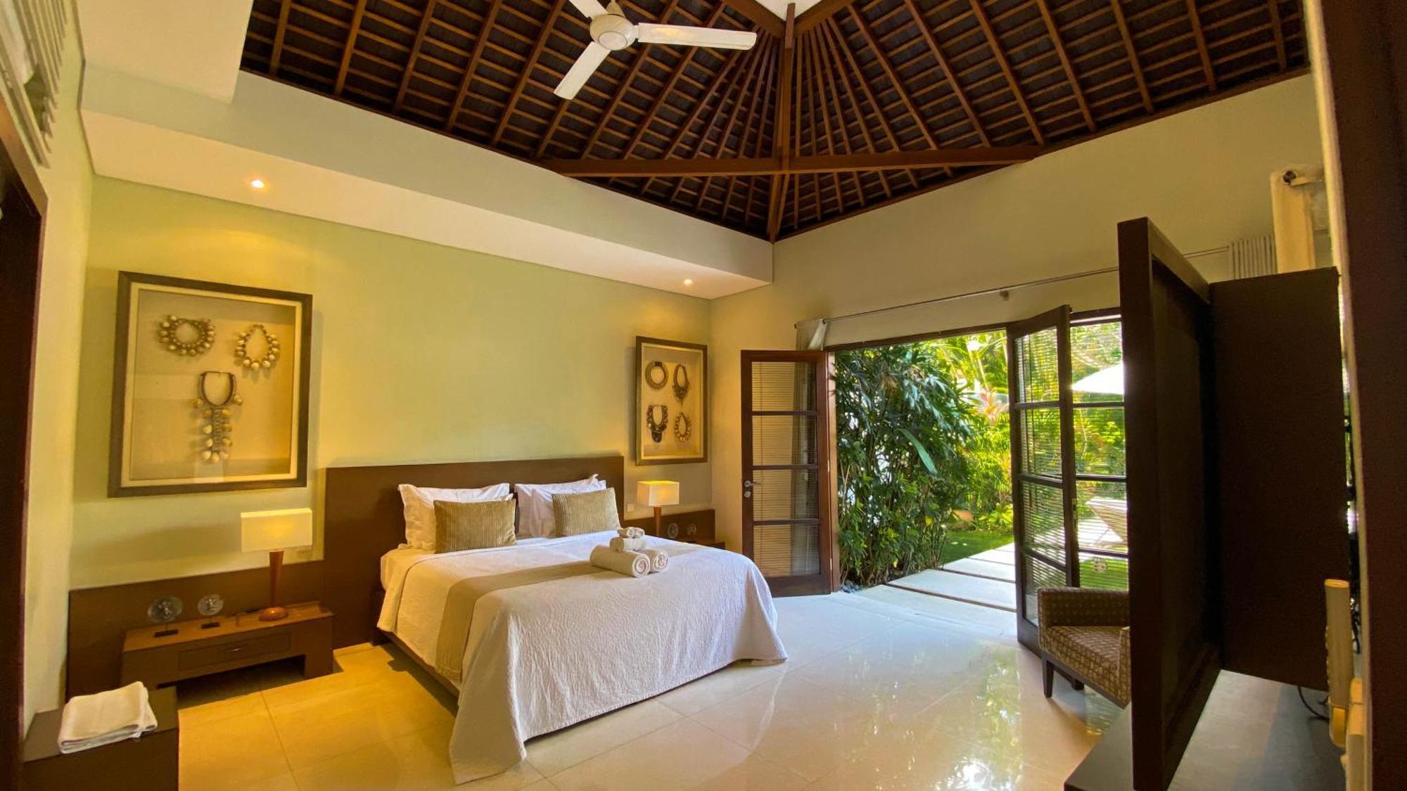Nyaman Villas Seminyak Esterno foto
