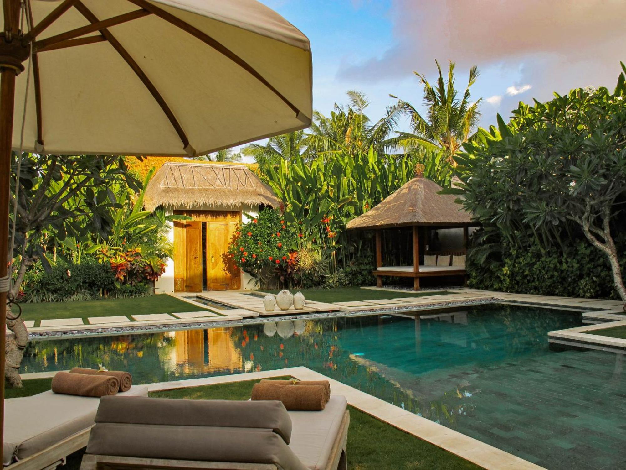 Nyaman Villas Seminyak Esterno foto