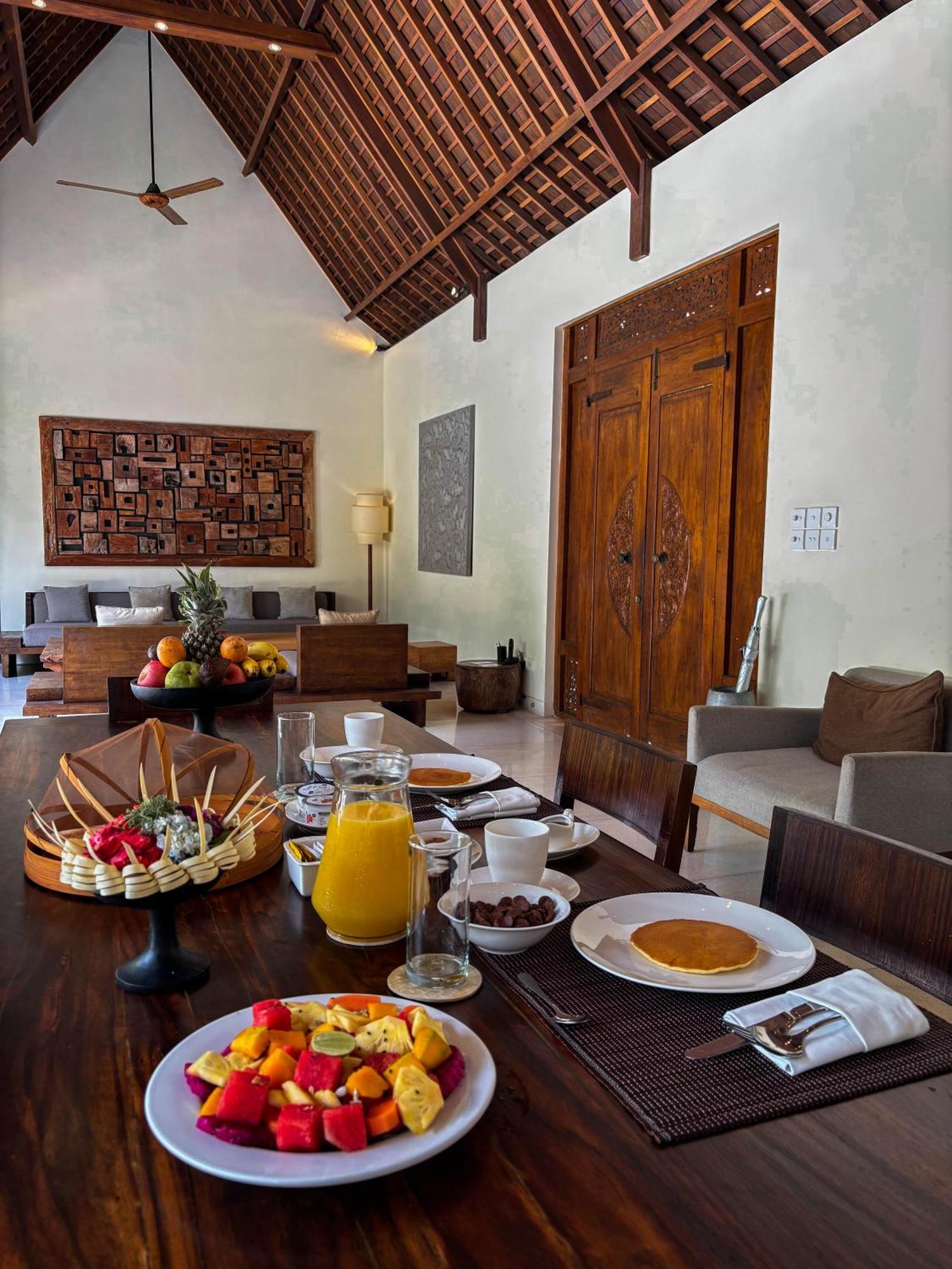 Nyaman Villas Seminyak Esterno foto