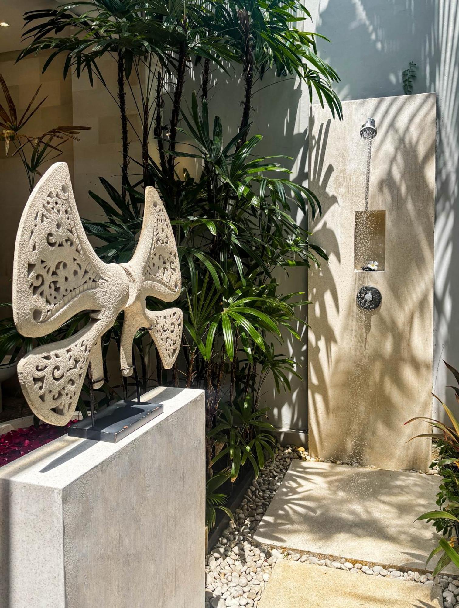 Nyaman Villas Seminyak Esterno foto