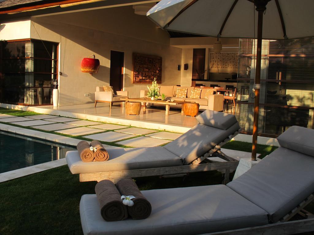 Nyaman Villas Seminyak Esterno foto