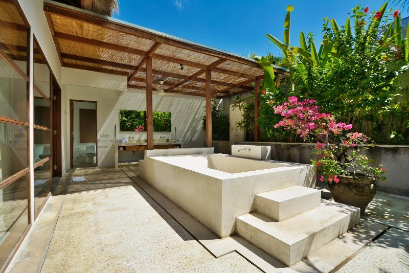 Nyaman Villas Seminyak Esterno foto