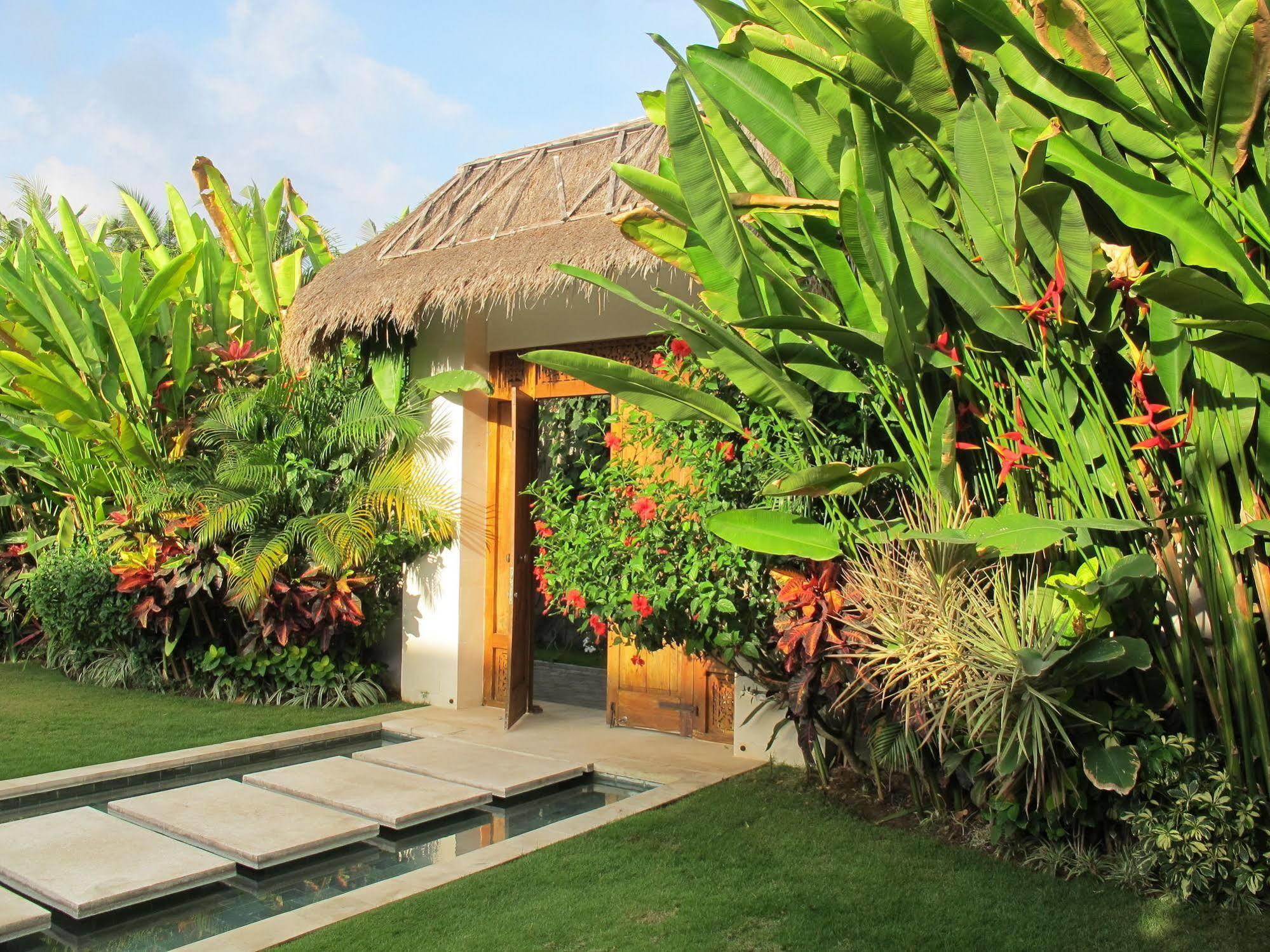 Nyaman Villas Seminyak Esterno foto