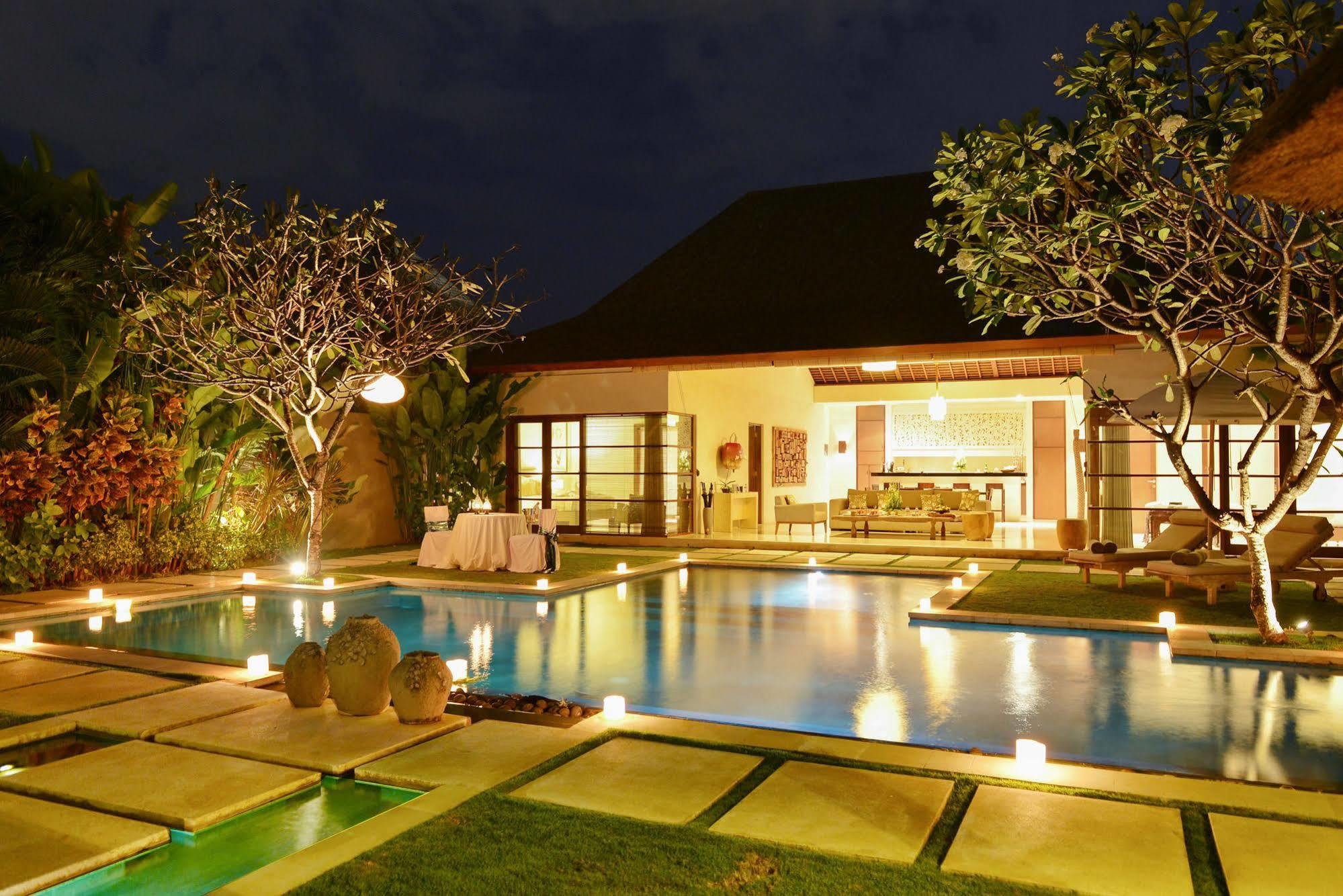Nyaman Villas Seminyak Esterno foto