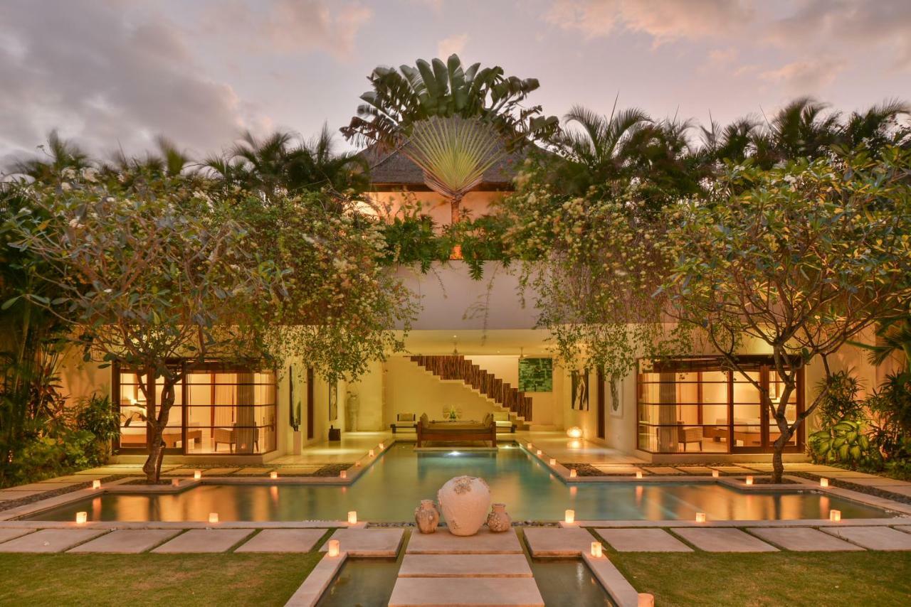 Nyaman Villas Seminyak Esterno foto